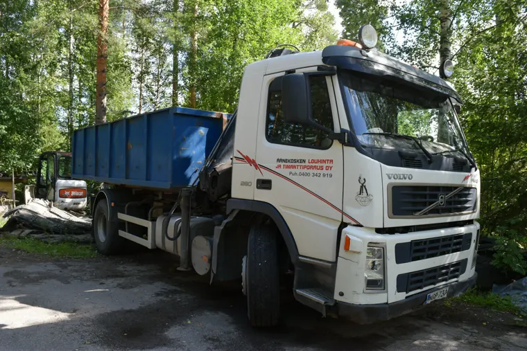 Äänekosken Louhinta- ja Timanttiporaus Oy:n kuorma-auto